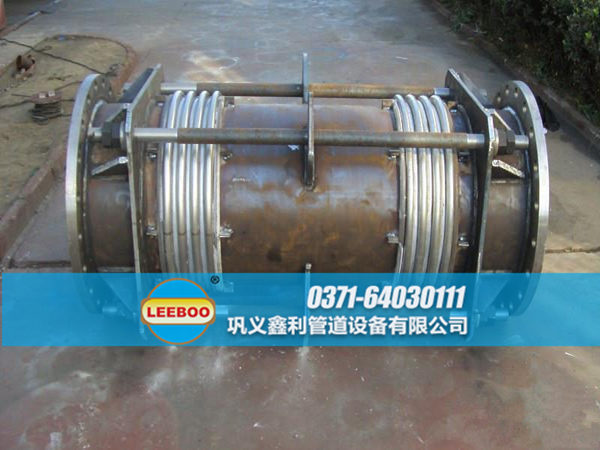 未噴漆的大拉桿橫向波紋<a href=http://www.0slgpf.cn target=_blank class=infotextkey>補(bǔ)償器</a>