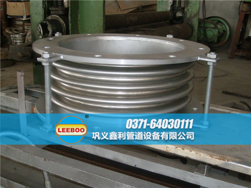 大口徑波紋<a href=http://www.0slgpf.cn target=_blank class=infotextkey>補(bǔ)償器</a>車間圖